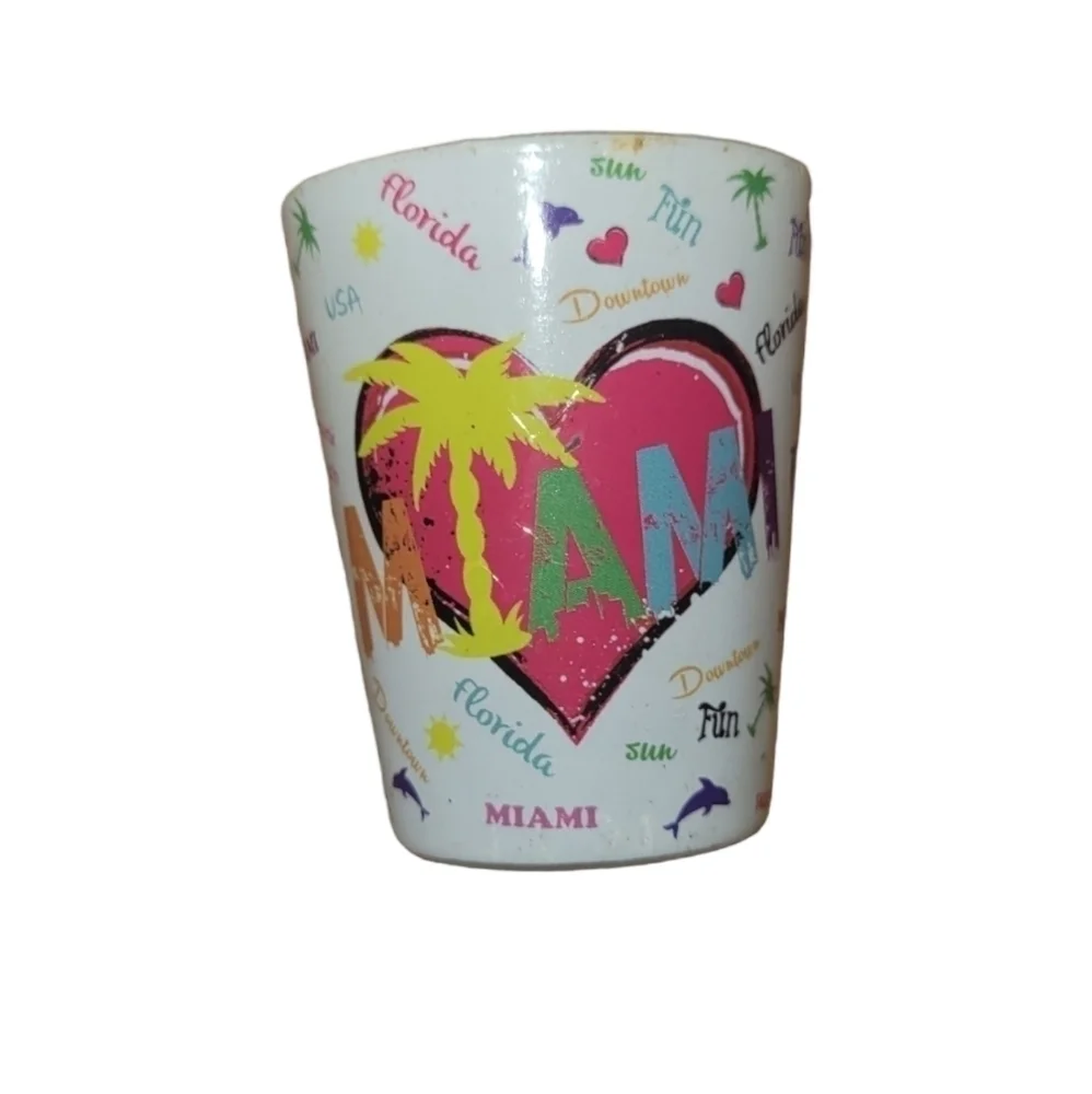 Miami Shotglass‎